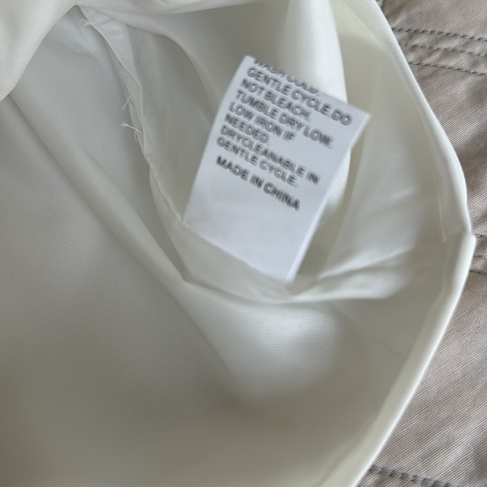 White lined vest, new without tags. Size XL - Picture 8 of 8